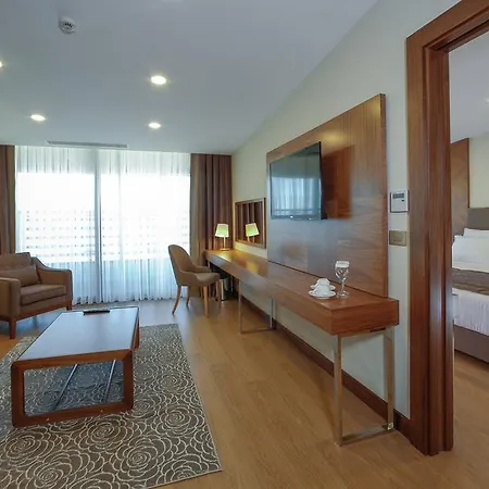 Ramada By Wyndham Cekirge Thermal & Szálloda