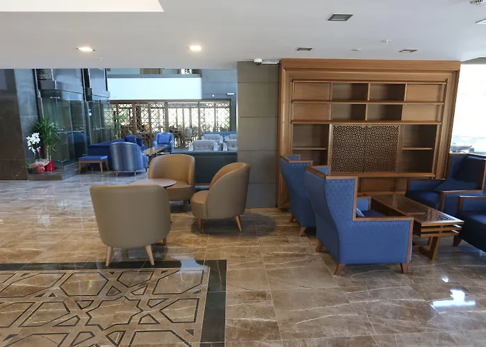 Ramada By Wyndham Cekirge Thermal & מלון