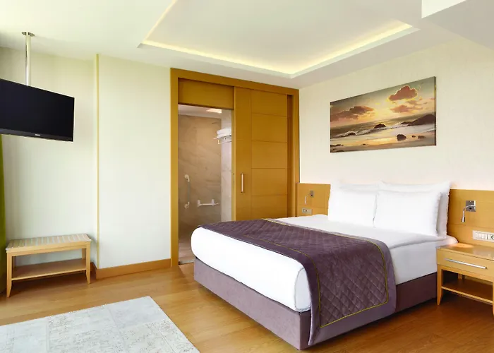 מלון Ramada By Wyndham Cekirge Thermal &