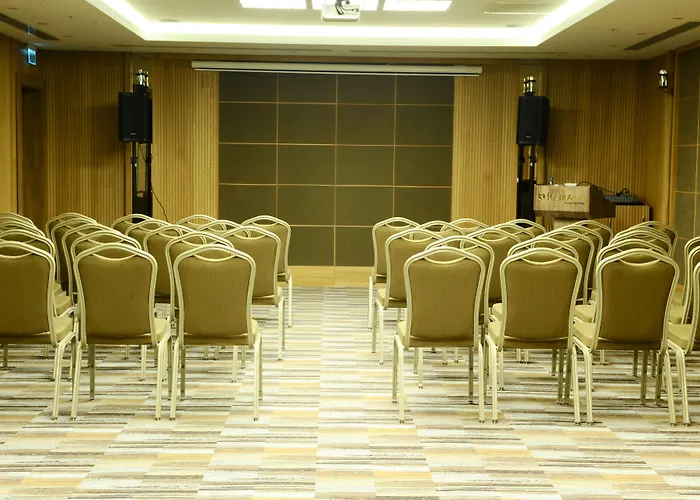 מלון Ramada By Wyndham Cekirge Thermal & 4*