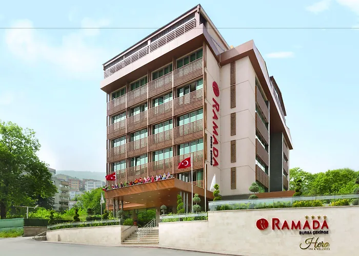 Ramada By Wyndham Cekirge Thermal & מלון