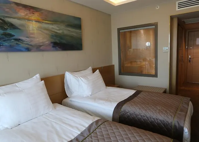 מלון Ramada By Wyndham Cekirge Thermal & 4*