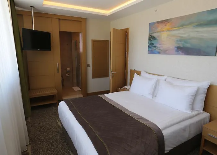 מלון Ramada By Wyndham Cekirge Thermal & בורסה