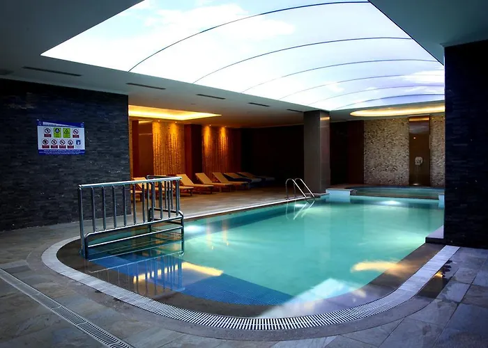 Ramada By Wyndham Cekirge Thermal & בורסה